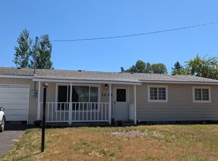 1035 Applewood St, Klamath Falls, OR 97603