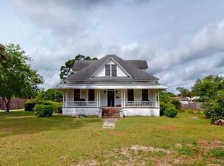 204 S Live Oak St, Geneva, AL 36340