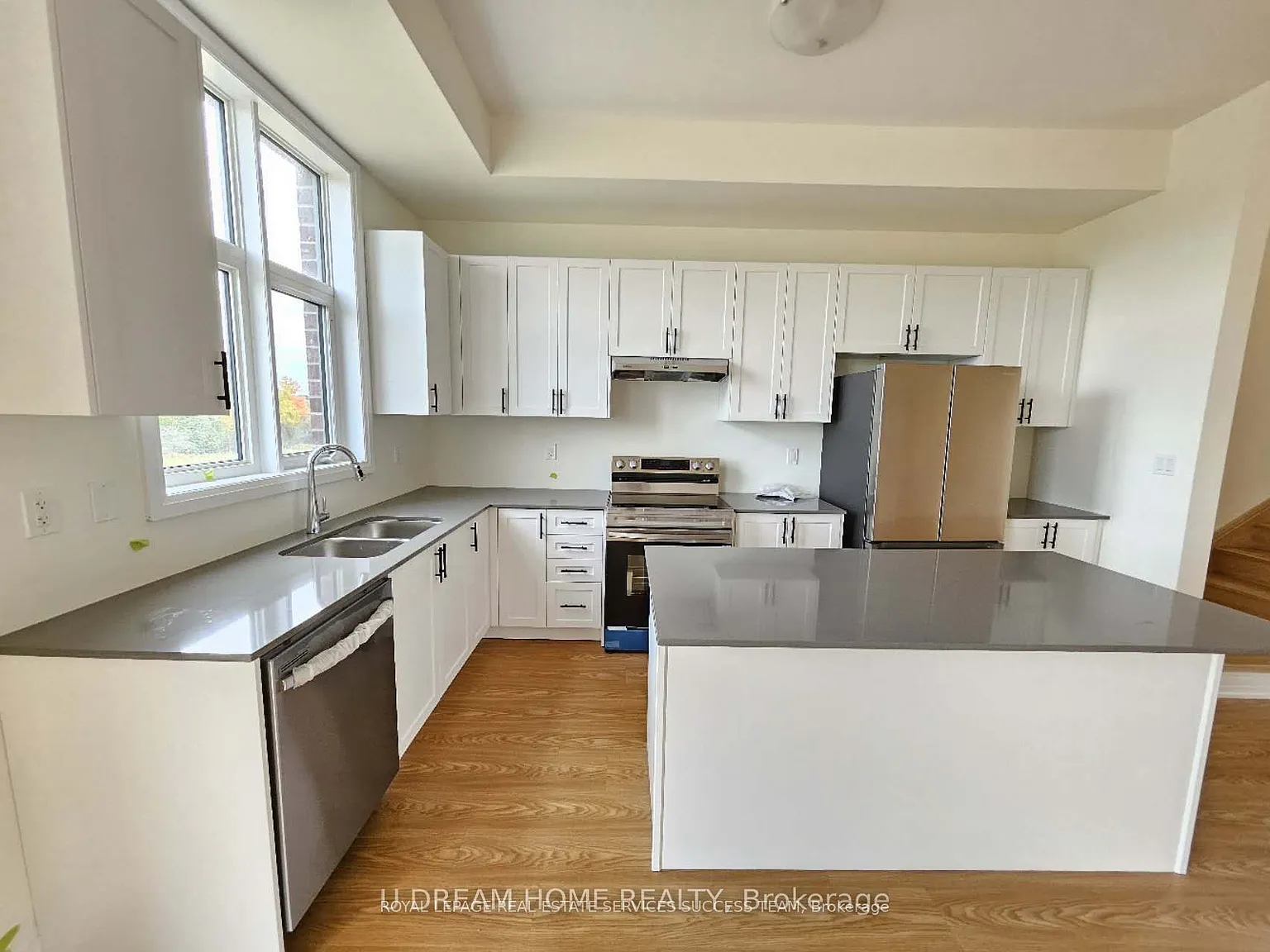 4 bed, $3,500 — Photo 1
