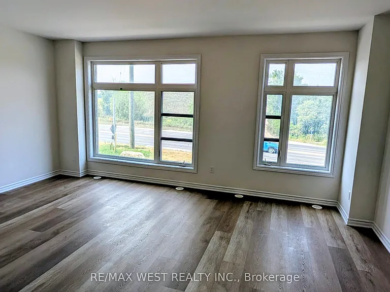91 Inverary Cres — Photo 4