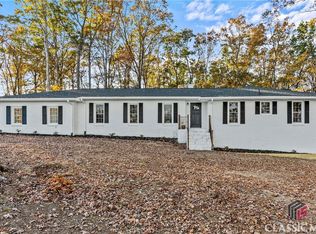 242 Seagraves Rd, Hull, GA 30646