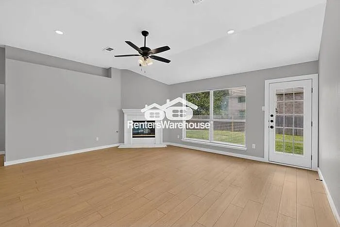4412 Fox Meadows Ln — Photo 12
