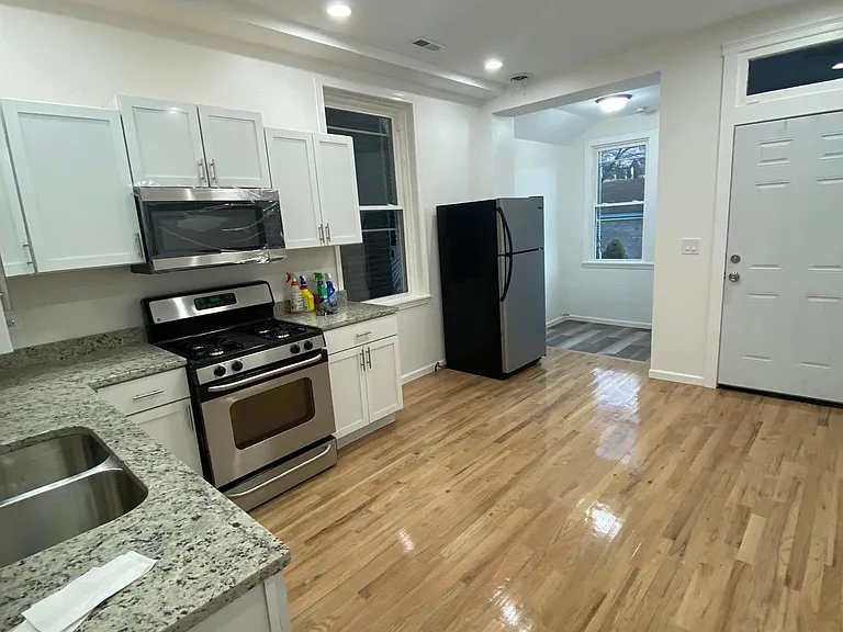 2903 W 24th Blvd #1 — Photo 3