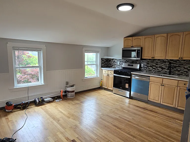 93 Bay View Ave #3 — Photo 3