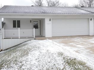 405 19th St, Windom, MN 56101