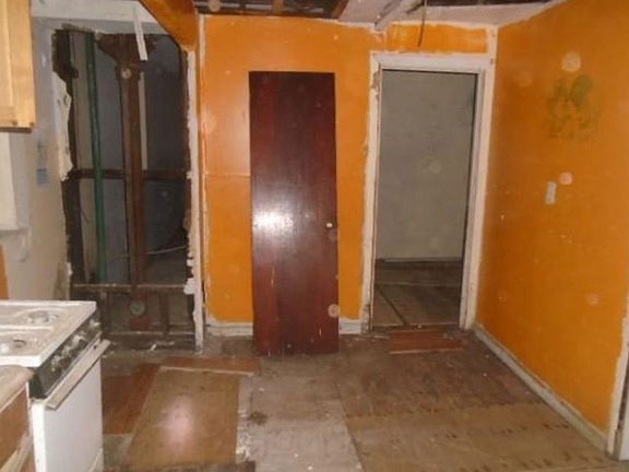 5th image of 1311 E 51st St