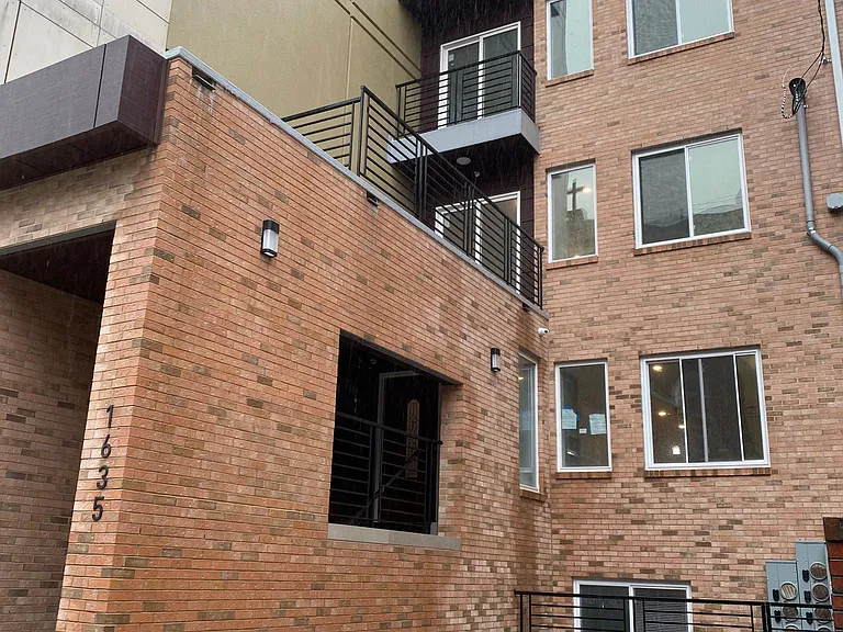 1635 Poplar St #3B — Photo 2