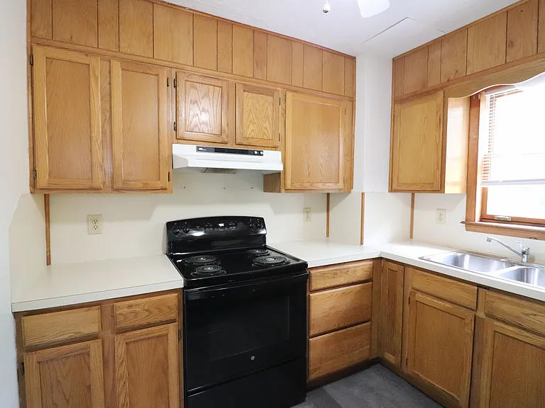 1752 Heilmandale Rd #E — Photo 10