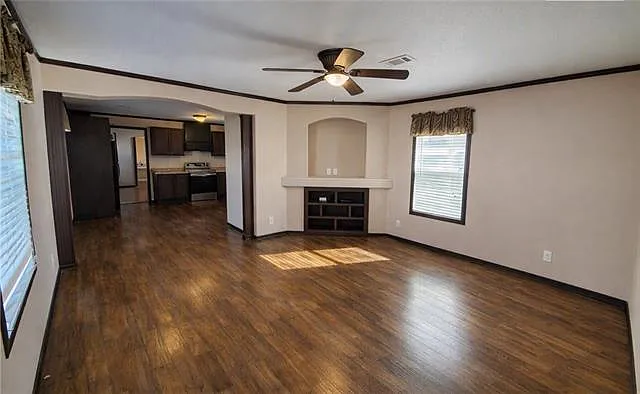 3 bed, 2.0 bath, 1216 sqft, $1,500 — Photo 2