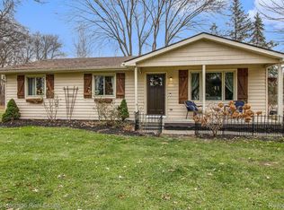 10537 Skeman Rd, Brighton, MI 48114