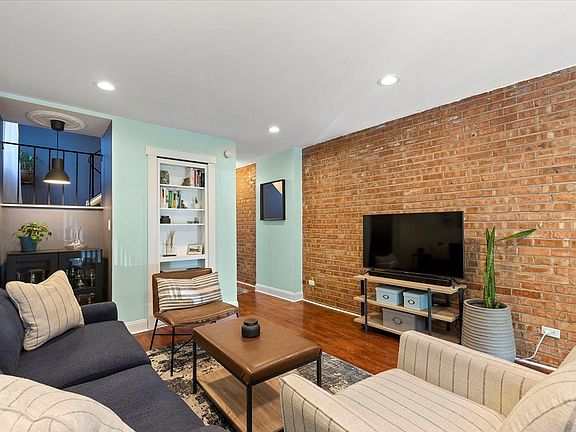 4th image of 7447 N Ashland Ave