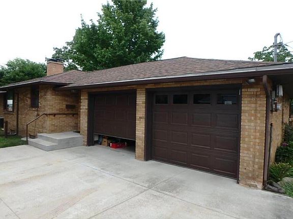 2nd image of 603 Woodlawn Ct