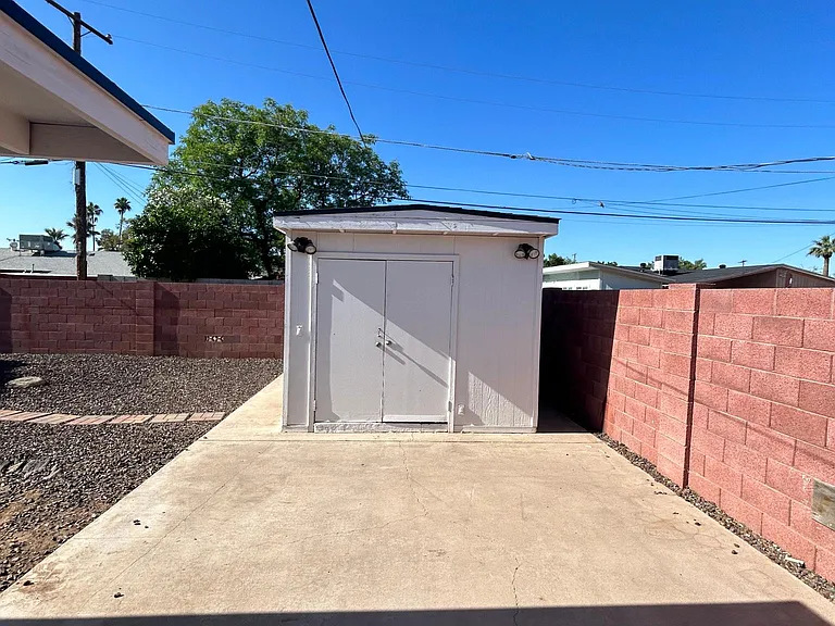 7307 E Lewis Ave — Photo 4