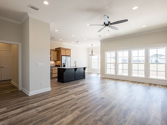 5th image of 162 Orvis Ln