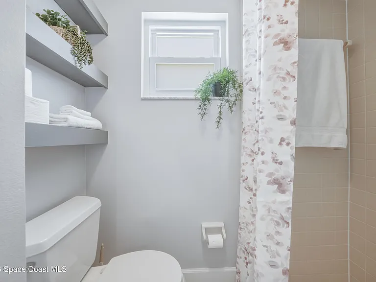 2224 Westminster Dr — Photo 19
