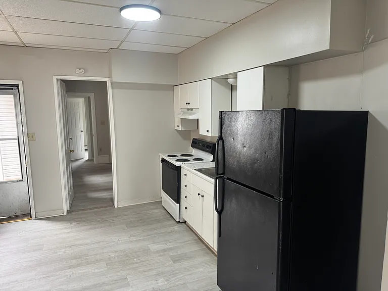 51 Walnut Street Apt 2 — Photo 15