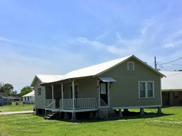 132 Napoleon Ave, Napoleonville, LA 70390