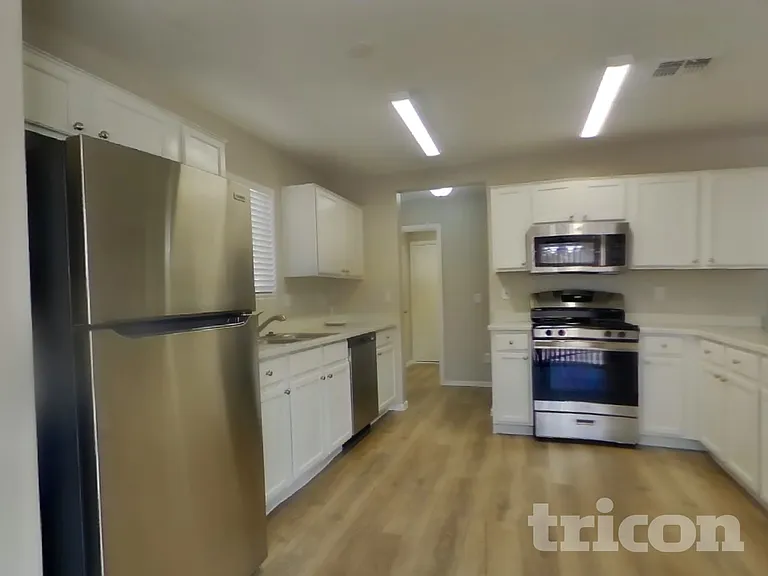12601 W Pershing St — Photo 6