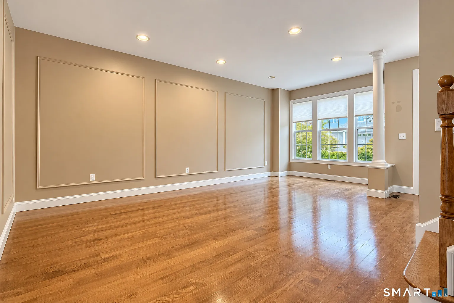 3 bed, 3.5 bath, 1572 sqft, $4,300 — Photo 2