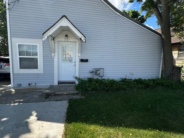 1547 32nd St NE, Cedar Rapids, IA 52402