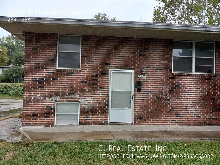 2202 S Maywood Ave — Photo 1