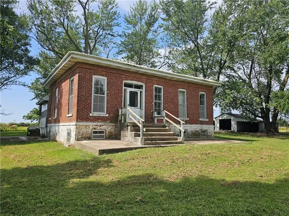 30716 E Stokes Rd, El Dorado Springs, MO 64744