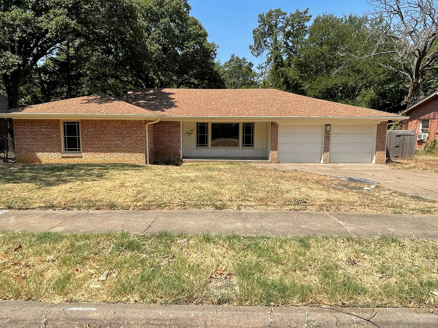 1409 Cooper Dr — Photo 1
