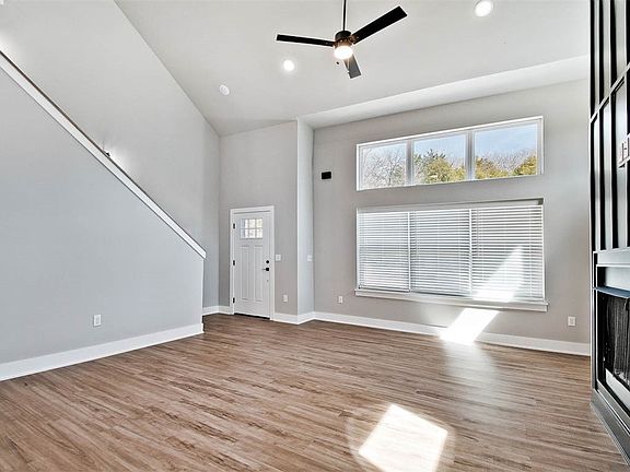5th image of 19 Seaton Dr