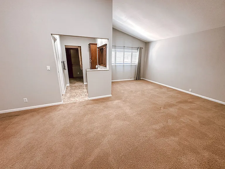 870 Saturn Way — Photo 9