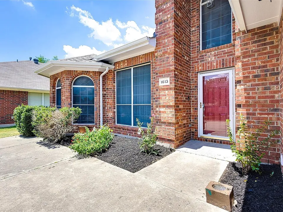 1613 Hightimber Ln