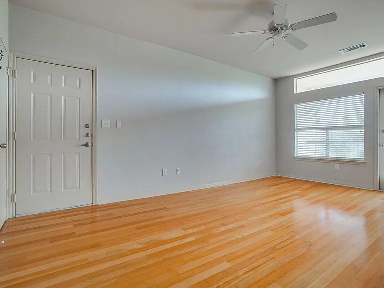 2209 Hancock Dr #27 — Photo 7
