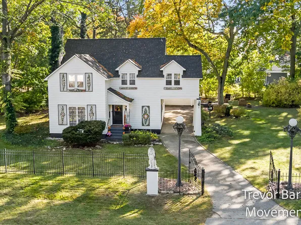 695 Wendover Blvd, Muskegon, MI 49441