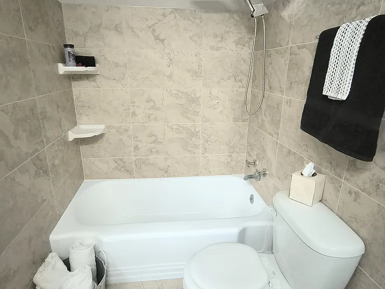 9637 S Wood St #1 — Photo 12