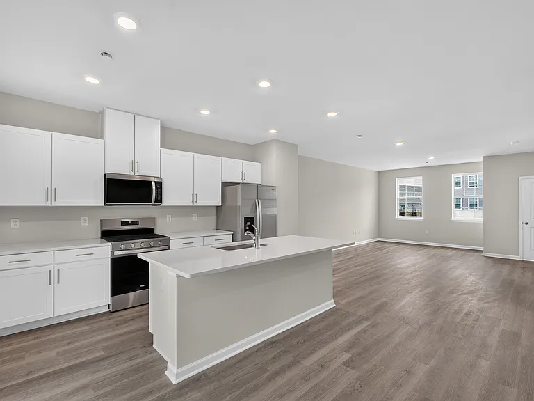 149 Essex Dr — Photo 10