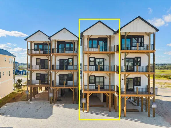 207 Shell Road #3a, Surf City, NC 28445