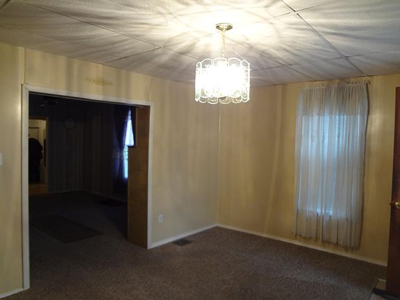 4th image of 83 Rosebud Ave
