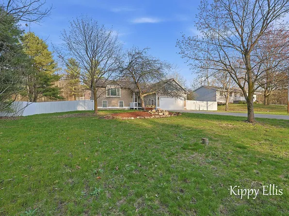 566 S Dangl Rd, Muskegon, MI 49442