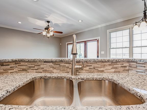 4th image of 6641 Waterford Pl