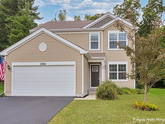 3rd image of 2265 Preswick Ln