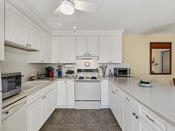 4th image of 5720 SE Windsong Lane #326