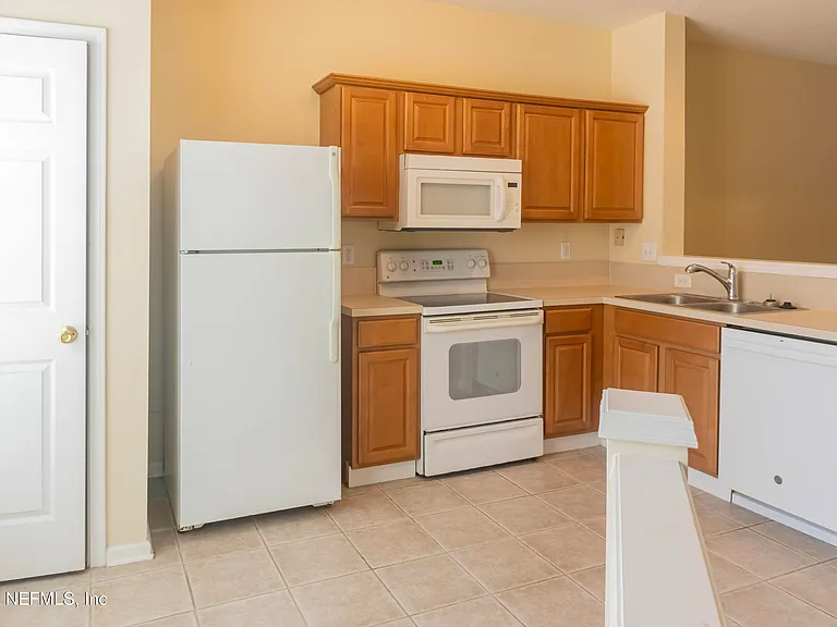 3514 Twisted Tree Ln — Photo 2