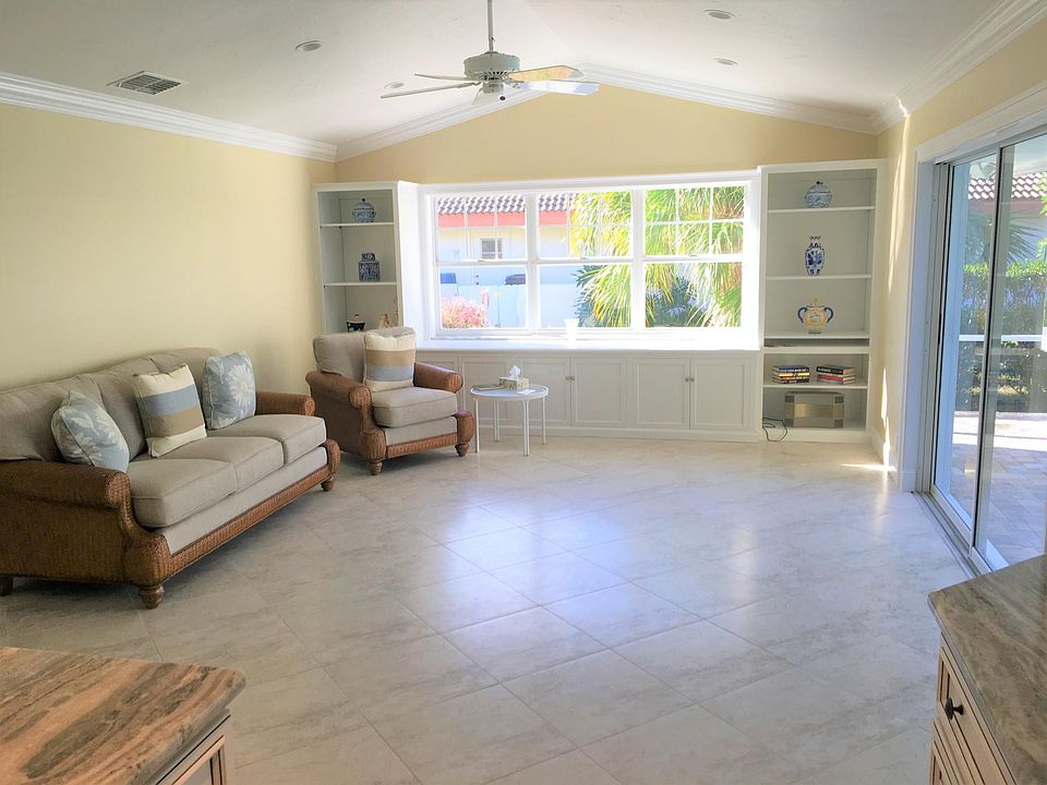 1st image of 205 Windward Dr
