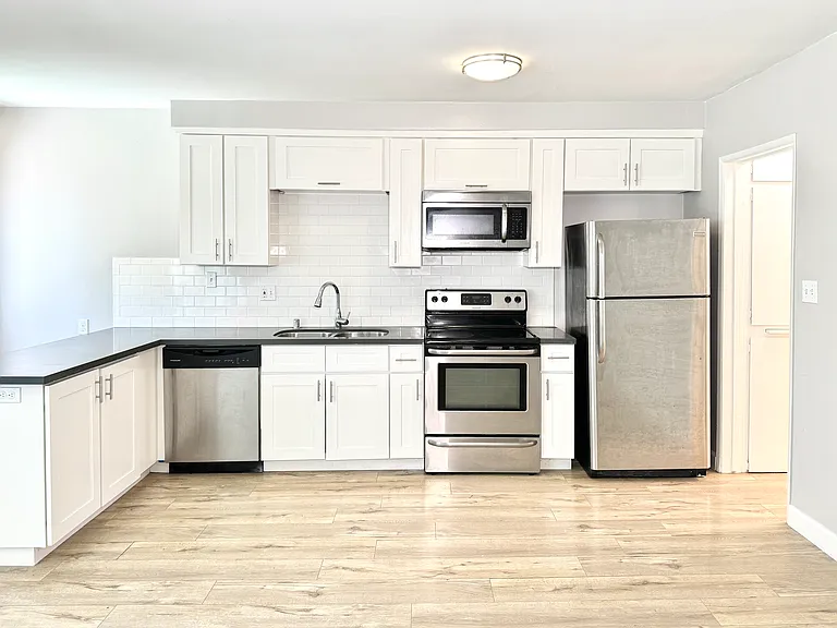 21111 Wood Ave #0 — Photo 12