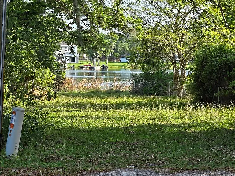 106 Lake Dr — Photo 20