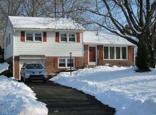 219 Forrest Dr, Chalfont, PA 18914
