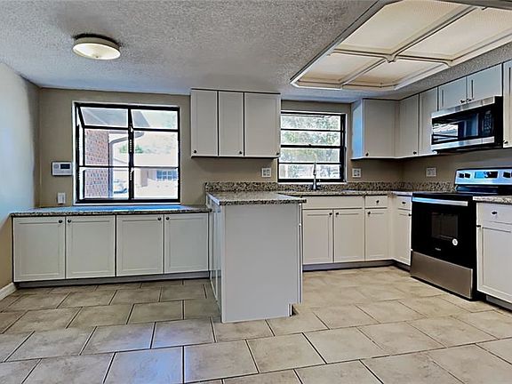 5th image of 620 S Parkview Ave
