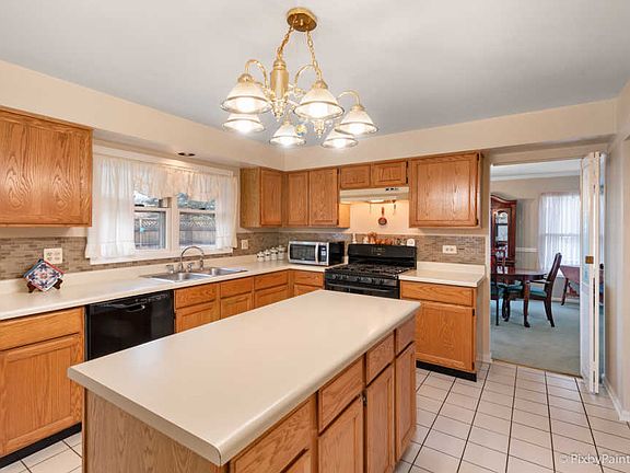 2nd image of 317 Orchard Ln
