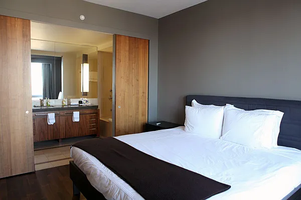 Rented by Realmart Realty LLC | media 60