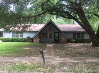 1701 Twin Oaks Dr, Clinton, MS 39056