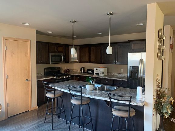 Kitchen, pantry, Island and Breakfast Nook